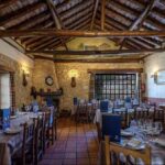 BAR RESTAURANTE TASCA EL MOLINO MADRONA mesas