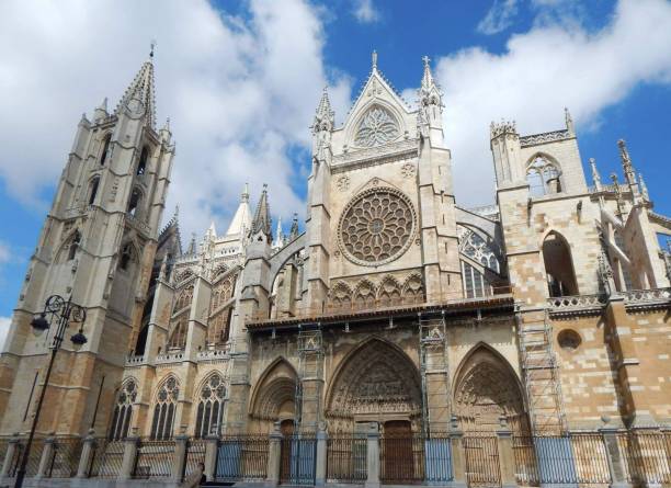 5 curiosidades sobre la catedral de León 1 catedral de León