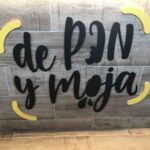 DE PAN Y MOJA ARROYO DE LA ENCOMIENDA logotipo