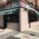CAFÉ BAR JM LEÓN fachada