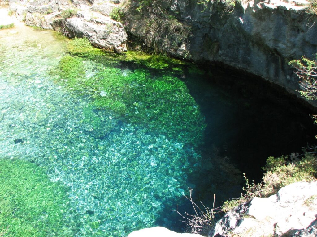 Pozo azul en Covarena
