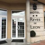 HOTEL RESTAURANTE REYES DE LEÓN (Santa María del Paramo) fachada