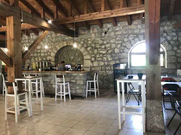 LA HONTANA TERRAZA BAR-Montemayor de Pililla 1 BAR LA HONTANA (Montemayor de Pililla) mostrador