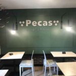 PECAS CAFÉ Y TAPAS (Carrión de los Condes) mesas