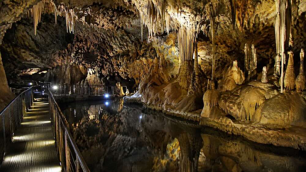 cuevas del águila