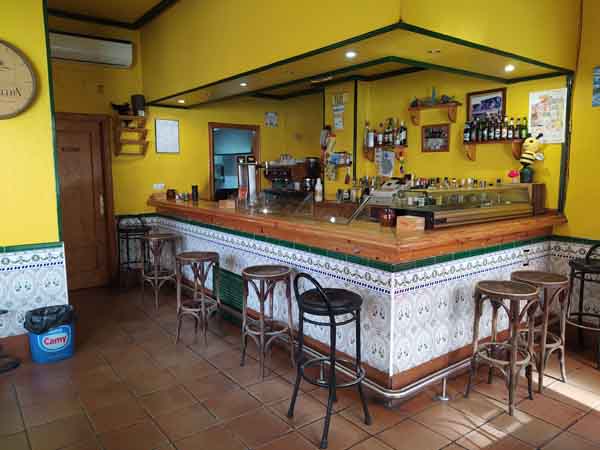 BAR CAZA Y PESCA (Aranda de Duero) 1 BAR CAZA Y PESCA (Aranda de Duero) mostrador