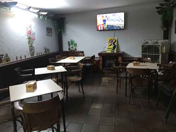 BAR LA FLORA (Valdestillas) 1 BAR LA FLORA (Valdestillas) mesas