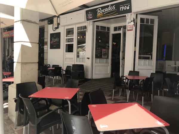 CAFÉ BAR BOCADOS (La Bañeza) 1 CAFÉ BAR BOCADOS (La Bañeza) exterior