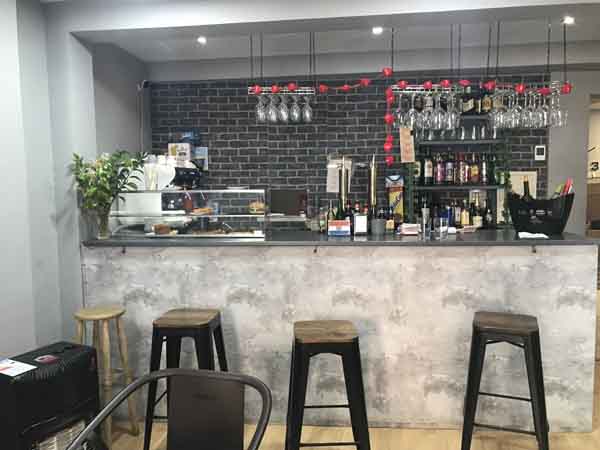 CAFÉ BAR CAROLINA (Aranda de Duero) 1 CAFÉ BAR CAROLINA (Aranda de Duero) mostrador