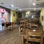 RESTAURANTE PARRILLADA LA ERMITA (Cacabelos) mesas